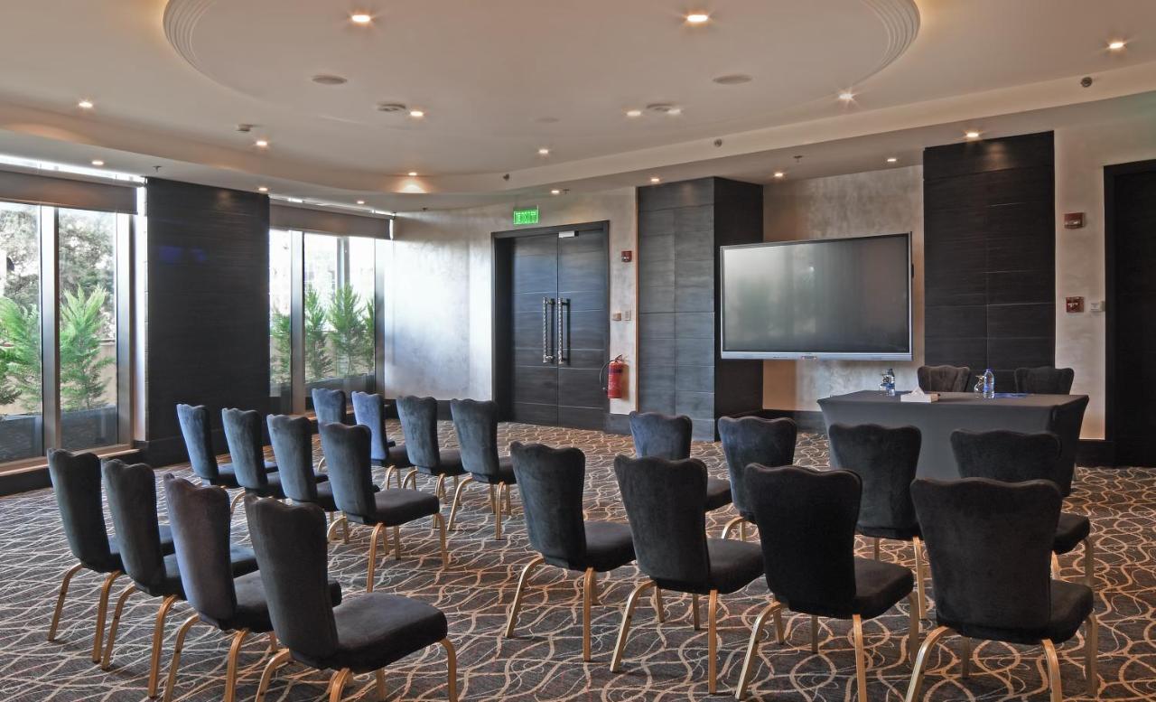 Hotel Hilton Amán Exterior foto Meeting room